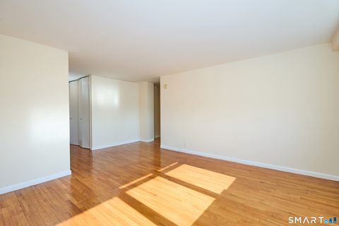 Tiny photo for 2625 Park Avenue #9R, Bridgeport, CT 06604 (MLS # 24149533)