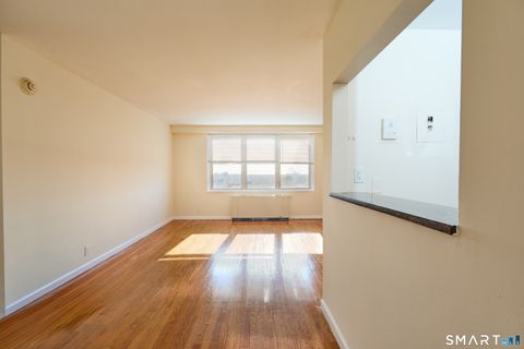 Tiny photo for 2625 Park Avenue #9R, Bridgeport, CT 06604 (MLS # 24149533)