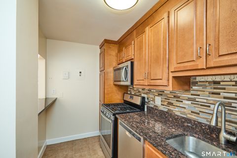 Tiny photo for 2625 Park Avenue #9R, Bridgeport, CT 06604 (MLS # 24149533)