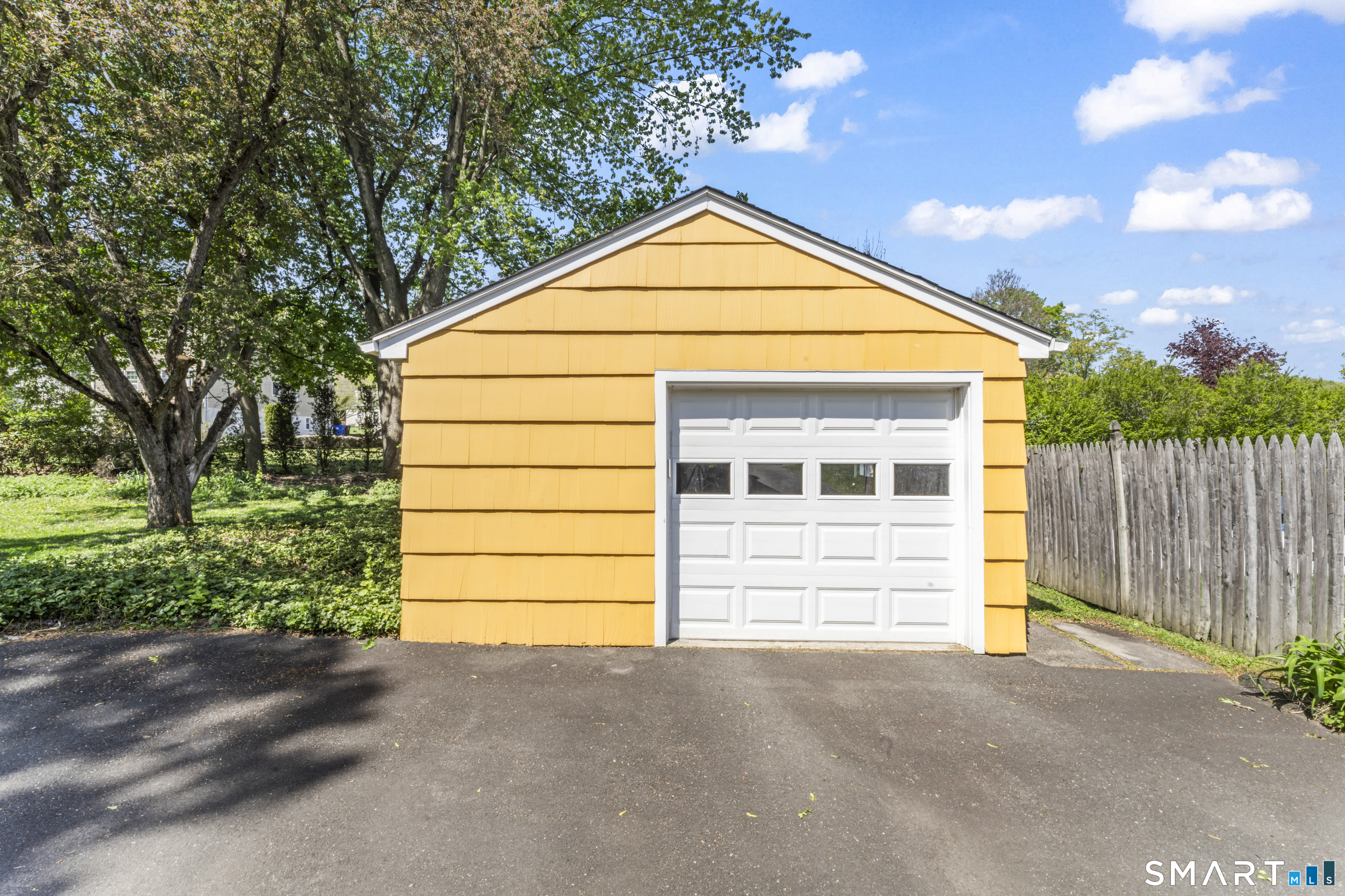 10 Brookwood Drive