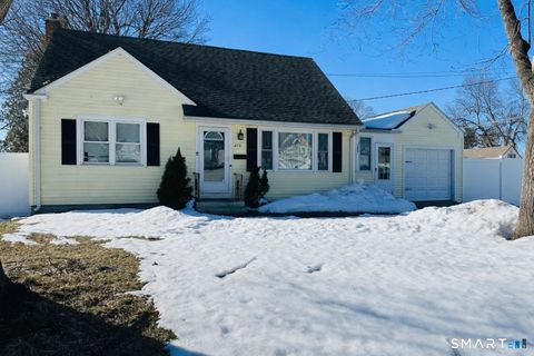 Photo of 270 Pearl Street, Enfield, CT 06082 (MLS # 24156957)