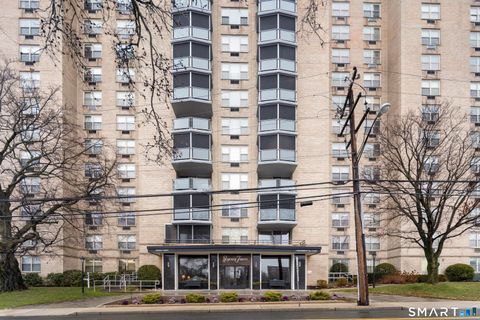 Tiny photo for 1 Strawberry Hill Court #APT 2B, Stamford, CT 06902 (MLS # 24145871)