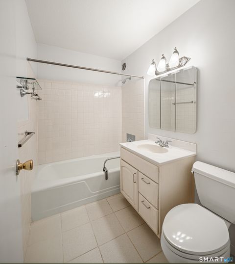 Tiny photo for 1 Strawberry Hill Court #APT 2B, Stamford, CT 06902 (MLS # 24145871)