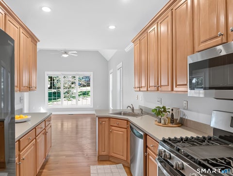 Tiny photo for 10 Chelsea Place #10, Avon, CT 06001 (MLS # 24214390)