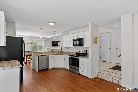 Tiny photo for 30 Southbridge Court #30, Simsbury, CT 06070 (MLS # 24149409)