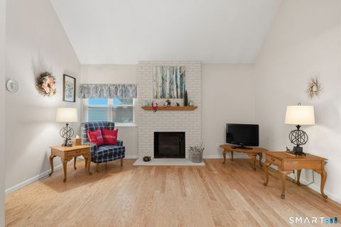 Tiny photo for 7 Tamarack Lane #7, Simsbury, CT 06070 (MLS # 24144457)
