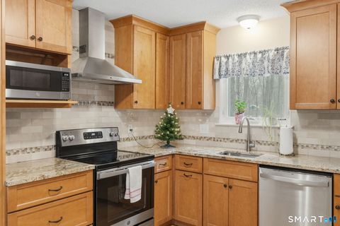 Tiny photo for 7 Tamarack Lane #7, Simsbury, CT 06070 (MLS # 24144457)