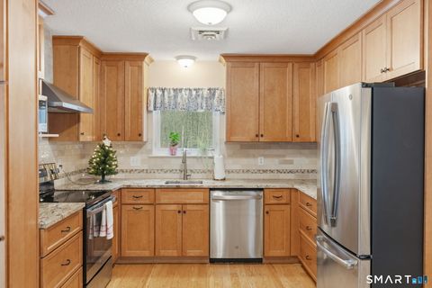 Tiny photo for 7 Tamarack Lane #7, Simsbury, CT 06070 (MLS # 24144457)