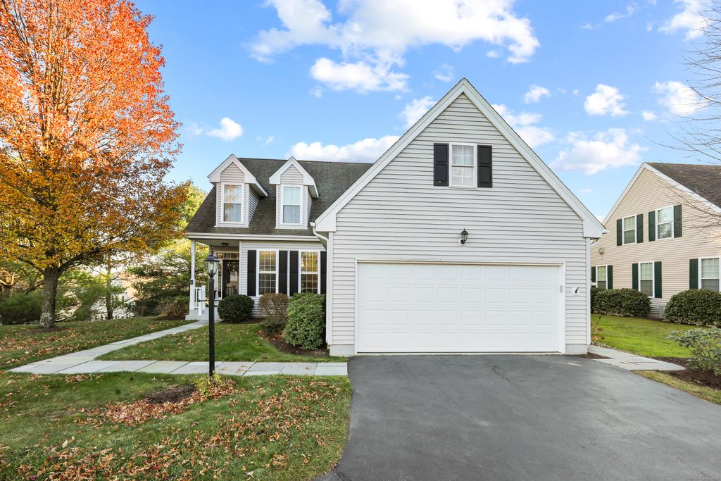 Photo of 8 Kenington Road #8, Avon, CT 06001 (MLS # 24142060)