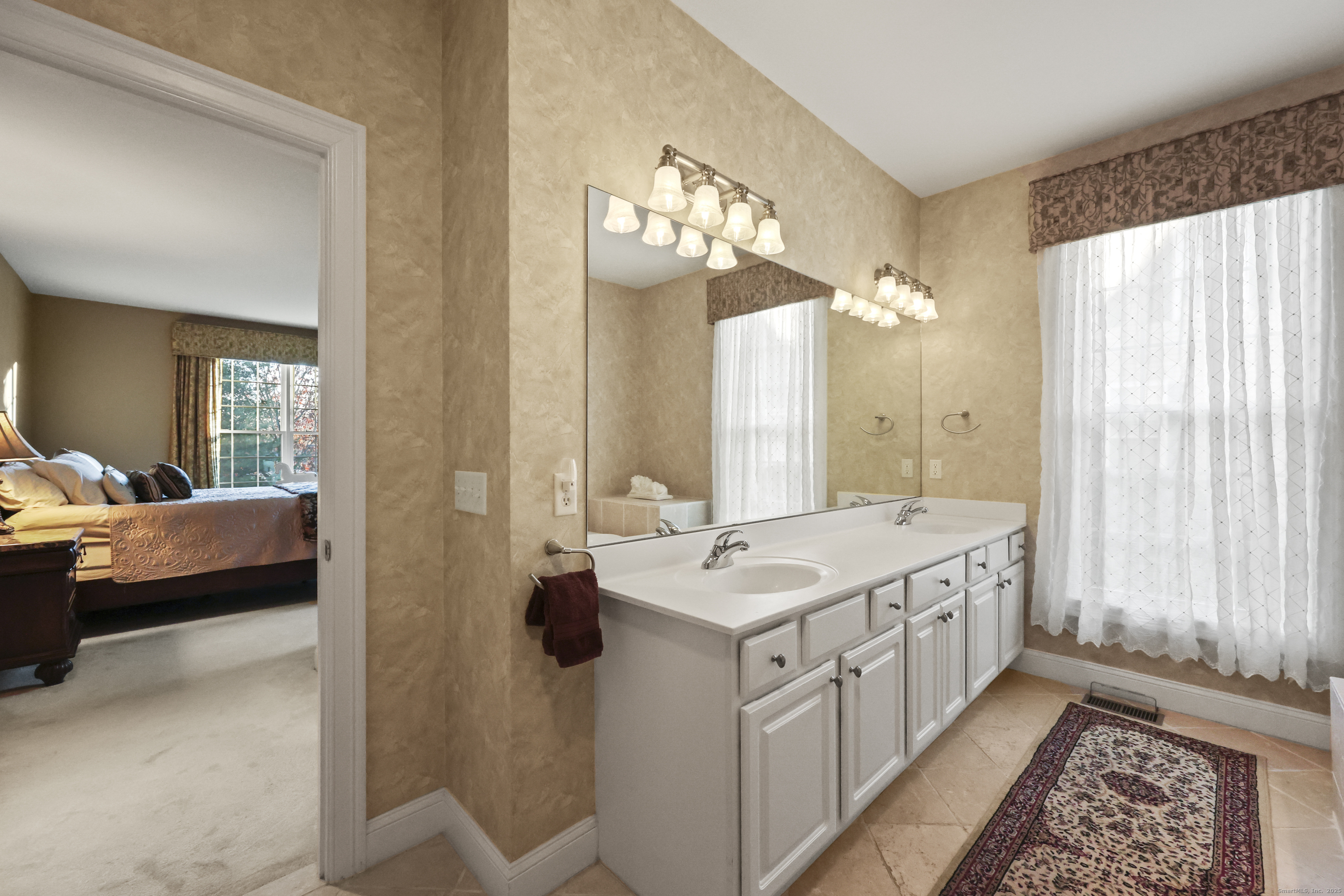 Avon, Connecticut 06001, United States, 3 Bedrooms Bedrooms, ,3 BathroomsBathrooms,Residential,Coming Soon,248656