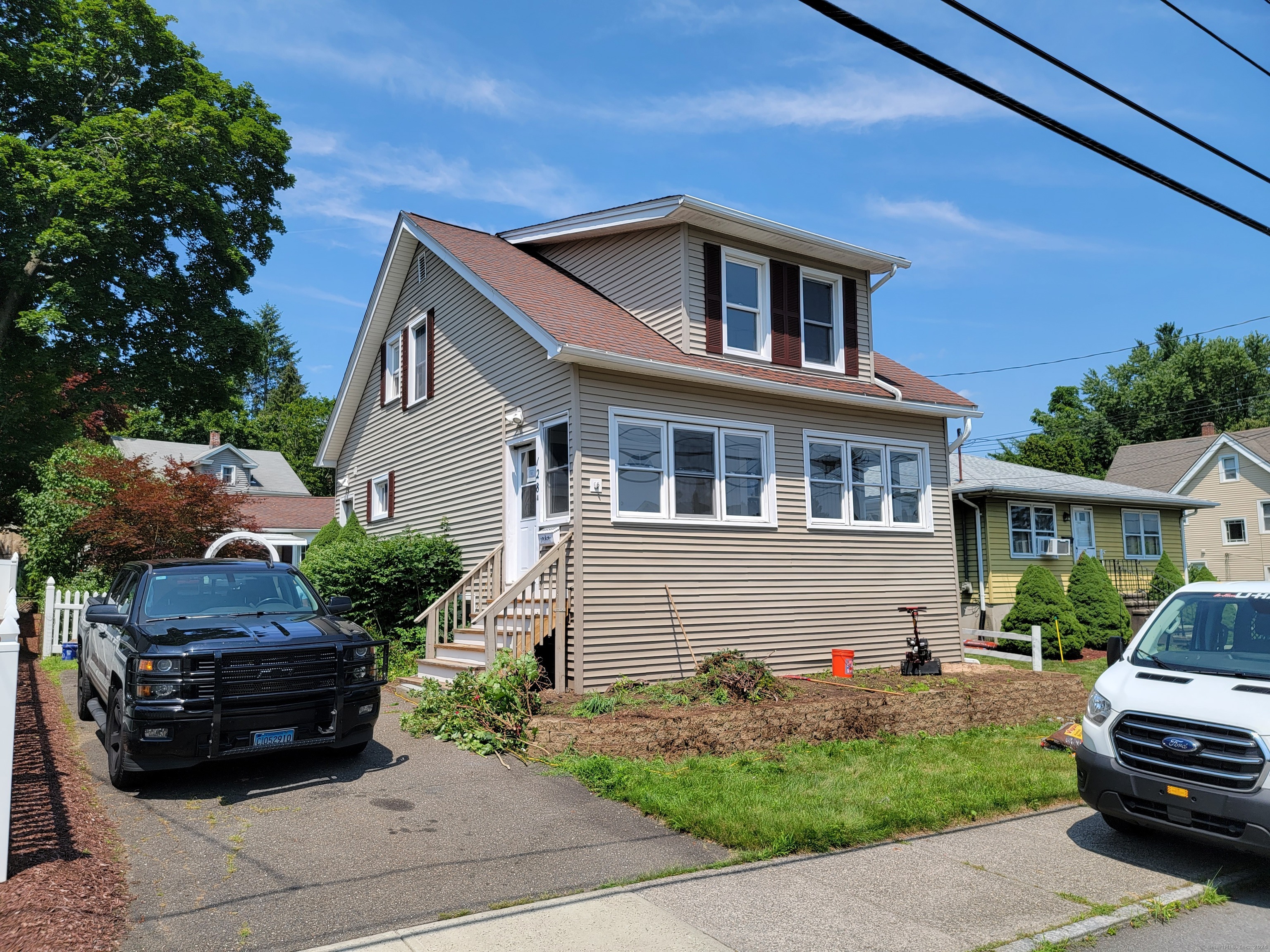 128 Walnut Street, Naugatuck, Connecticut - 3 Bedrooms  
1 Bathrooms  
6 Rooms - 