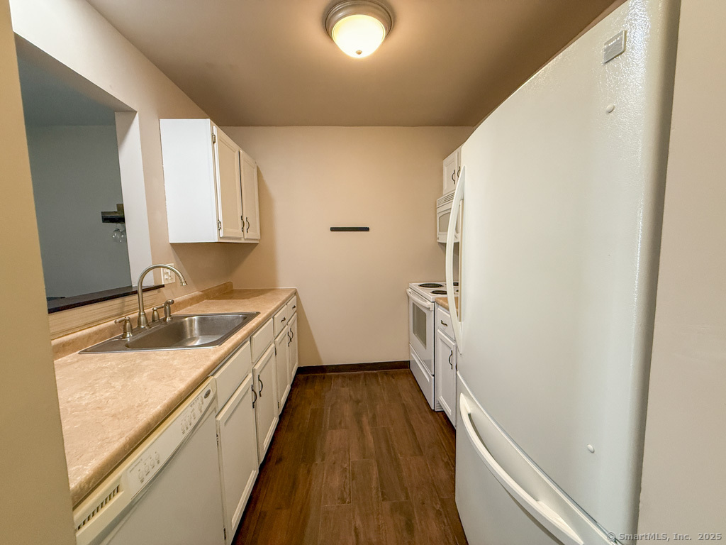 8 Rose Lane #APT 24-23, Danbury, Connecticut image 8