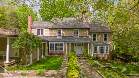 Homes For Sale - 467 Laurel Road<br/> New Canaan, CT 06840