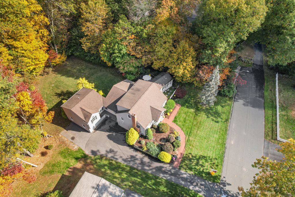 Photo of 54 Pinewood Drive, Farmington, CT 06032 (MLS # 24134065)