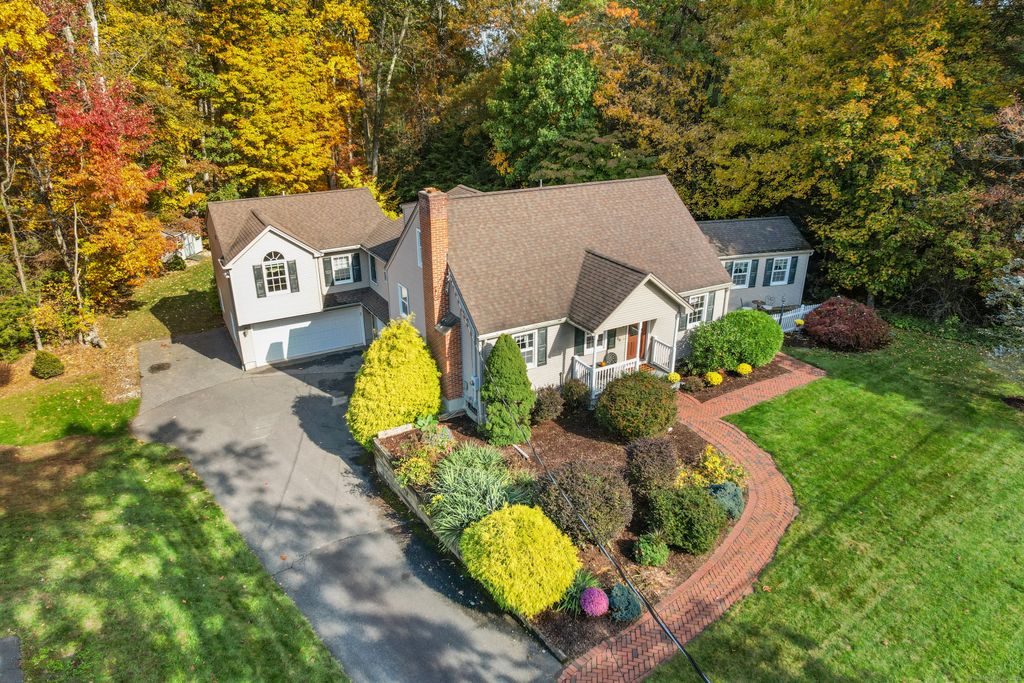 Photo of 54 Pinewood Drive, Farmington, CT 06032 (MLS # 24134065)