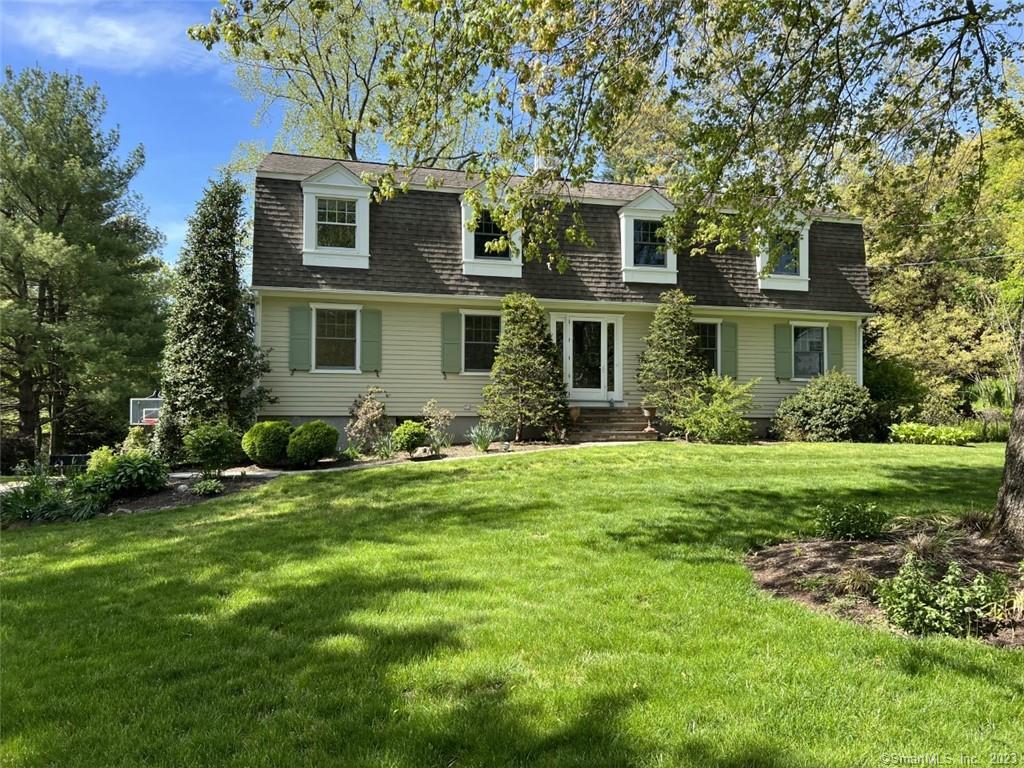 Photo 1 of 15 Lincoln Drive, New Canaan, Connecticut, $1,375,000, Web #: 170565823