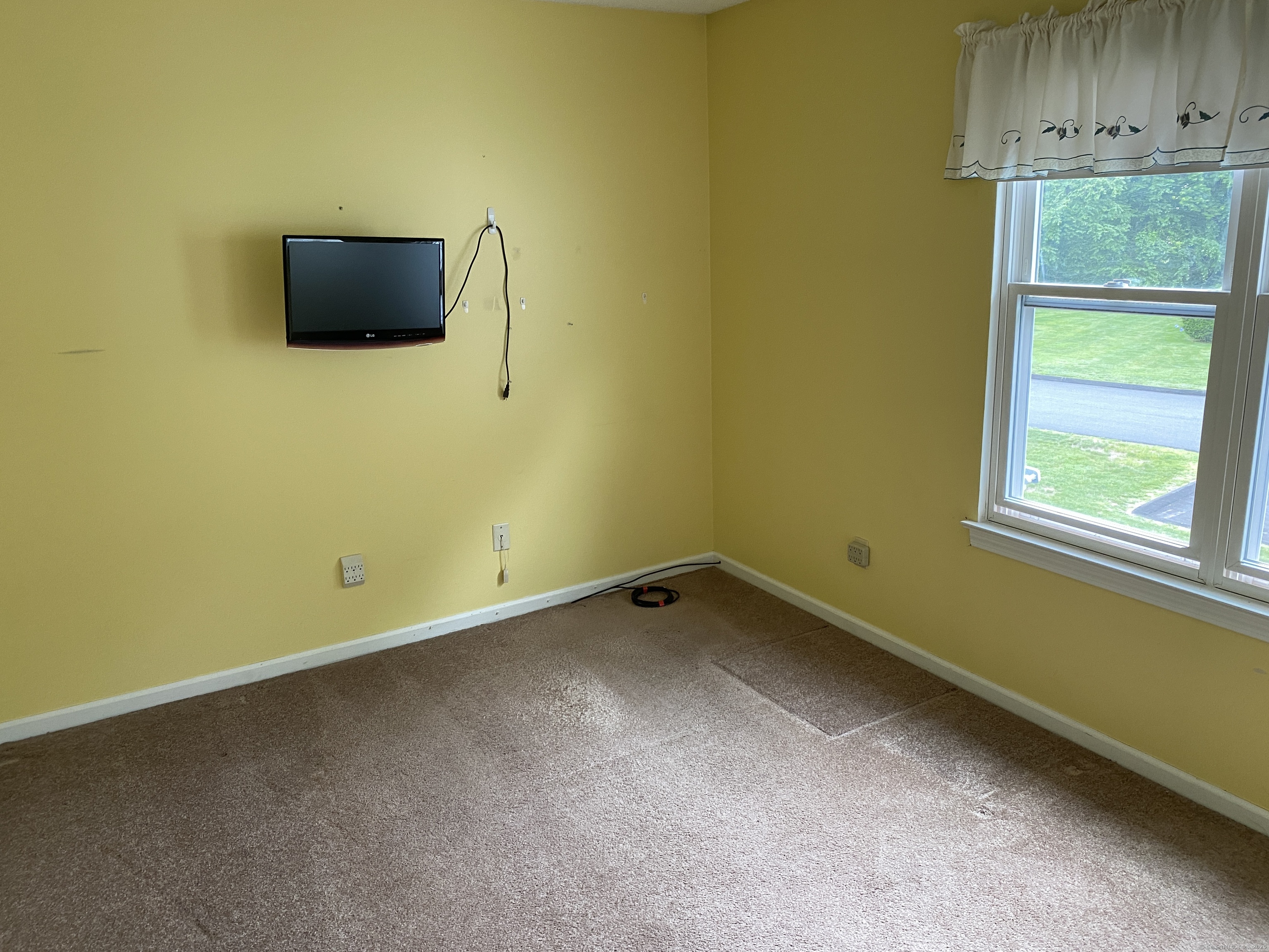 17 Folkstone Road #APT B, East Windsor, Connecticut image 14