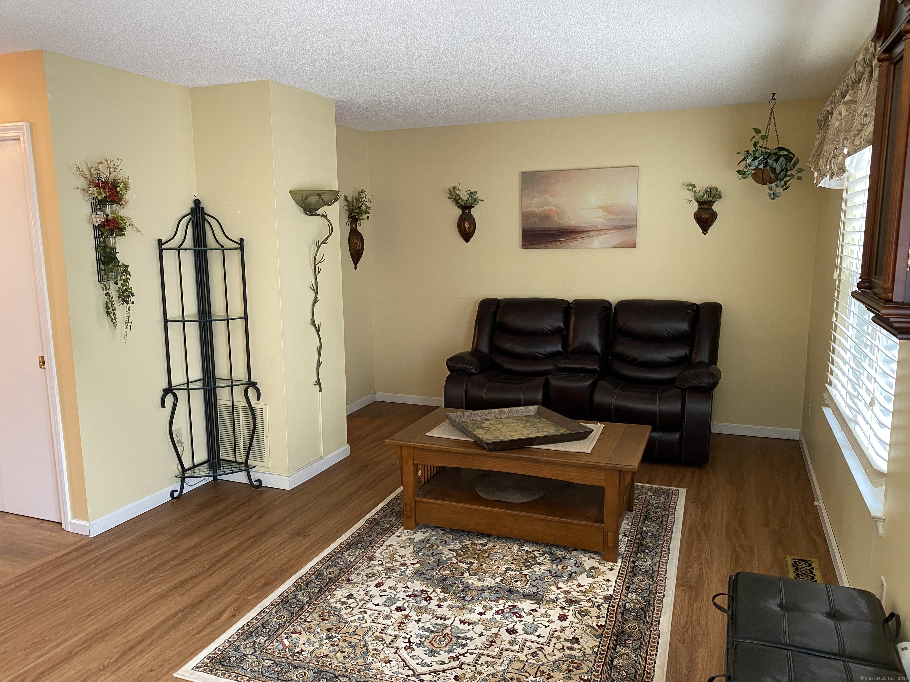 17 Folkstone Road #APT B, East Windsor, Connecticut image 8