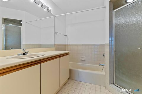 Tiny photo for 13 Harbour Close #13, New Haven, CT 06519 (MLS # 24164698)