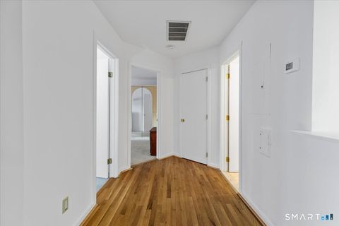 Tiny photo for 13 Harbour Close #13, New Haven, CT 06519 (MLS # 24164698)