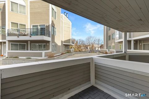 Tiny photo for 13 Harbour Close #13, New Haven, CT 06519 (MLS # 24164698)