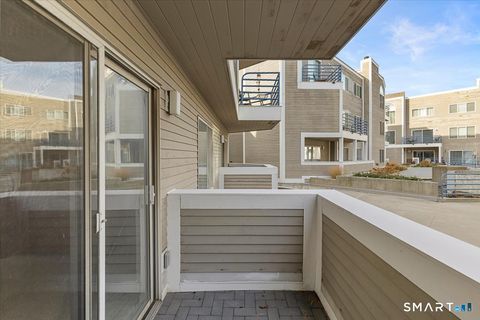 Tiny photo for 13 Harbour Close #13, New Haven, CT 06519 (MLS # 24164698)