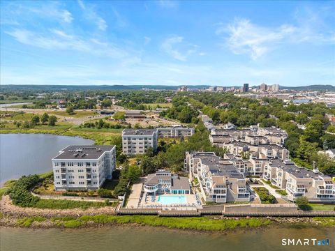 Photo of 13 Harbour Close #13, New Haven, CT 06519 (MLS # 24164698)