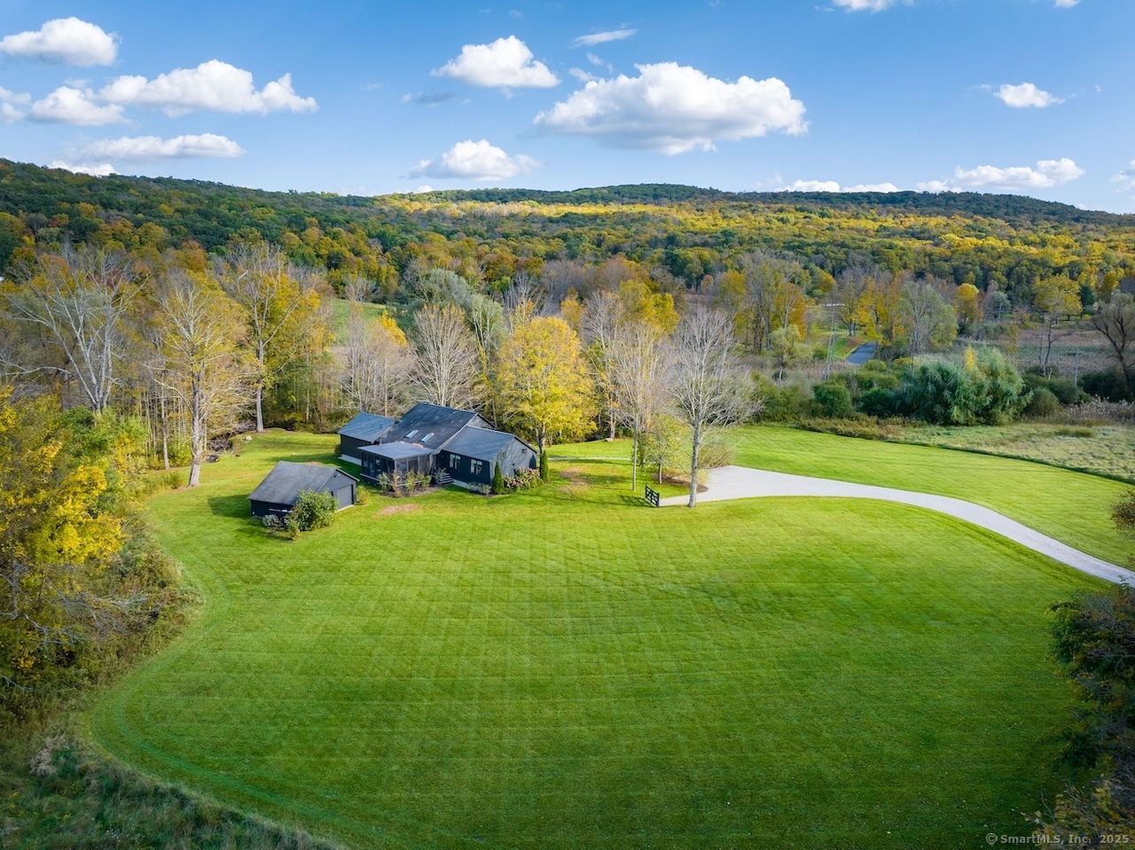 30 Knibloe Hill Road