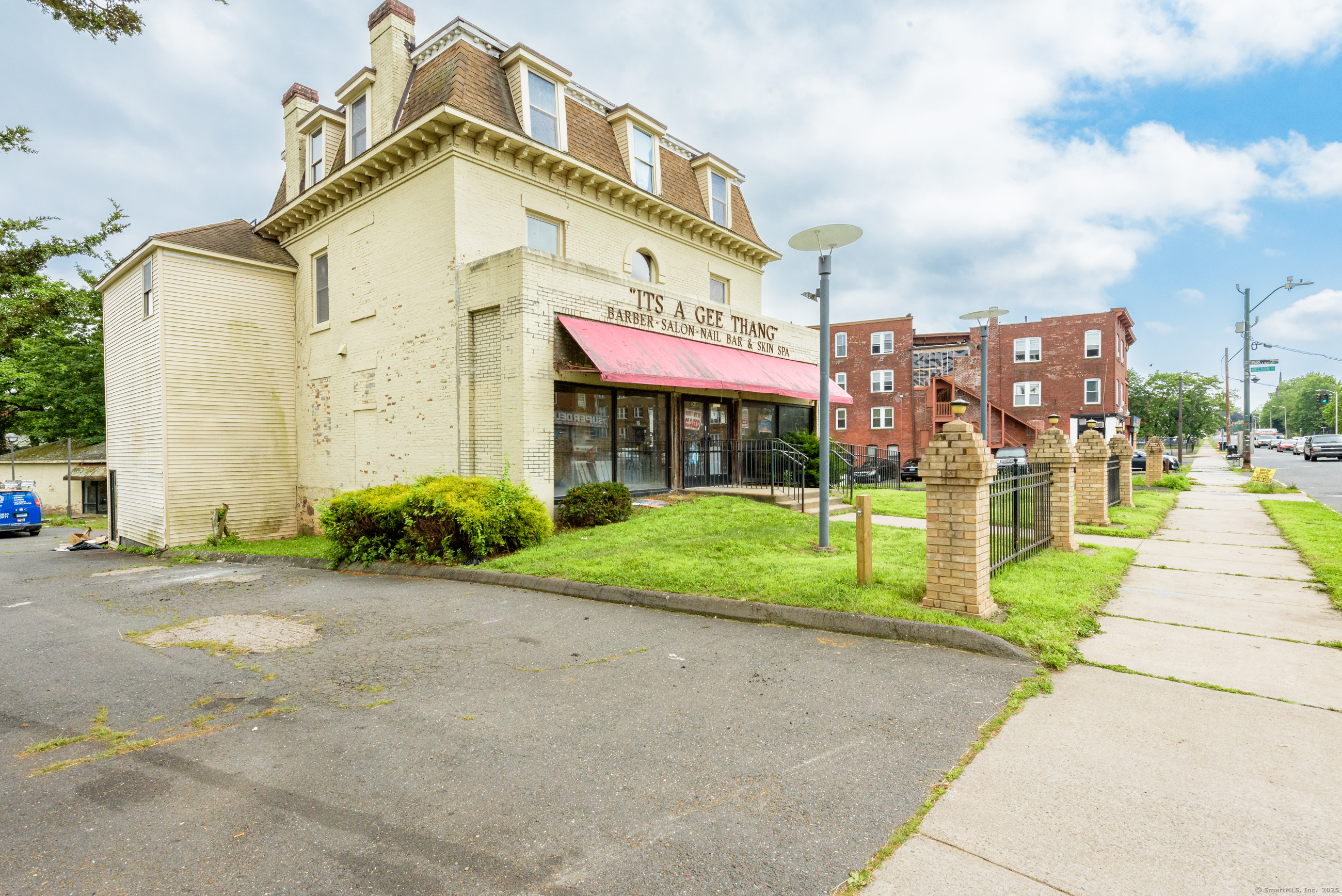 2404 Main Street
