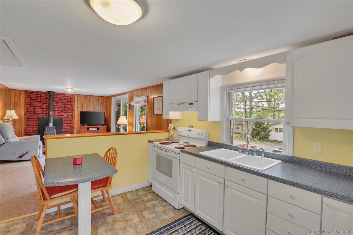 124 Deepwood Drive, Hebron, Connecticut image 11