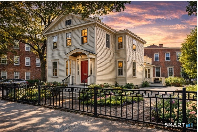 216 Saint John Street