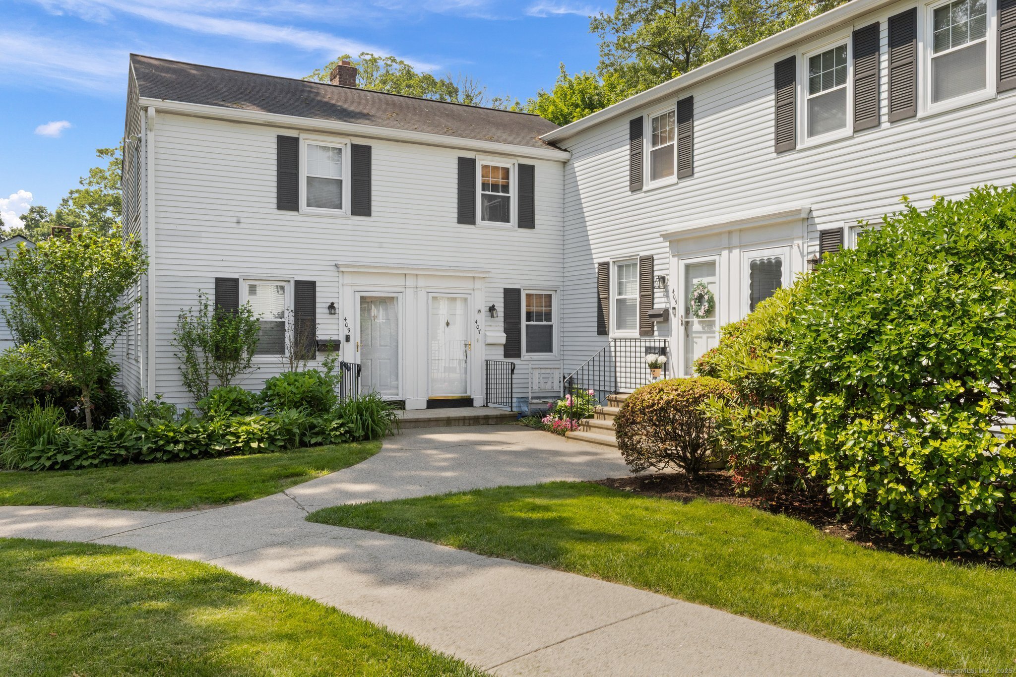 Sylvan Knoll Road, Stamford, Connecticut - 2 Bedrooms  
1 Bathrooms  
6 Rooms - 