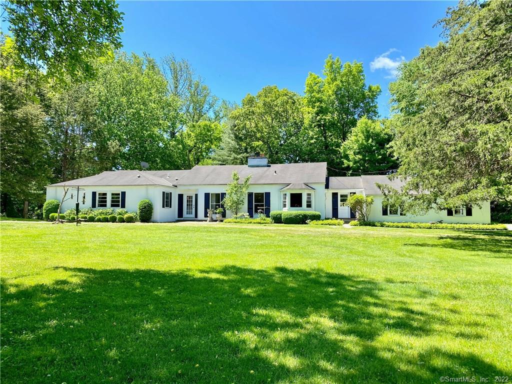 Photo 1 of 319 W Hills Road, New Canaan, Connecticut, $1,250,000, Web #: 170299731