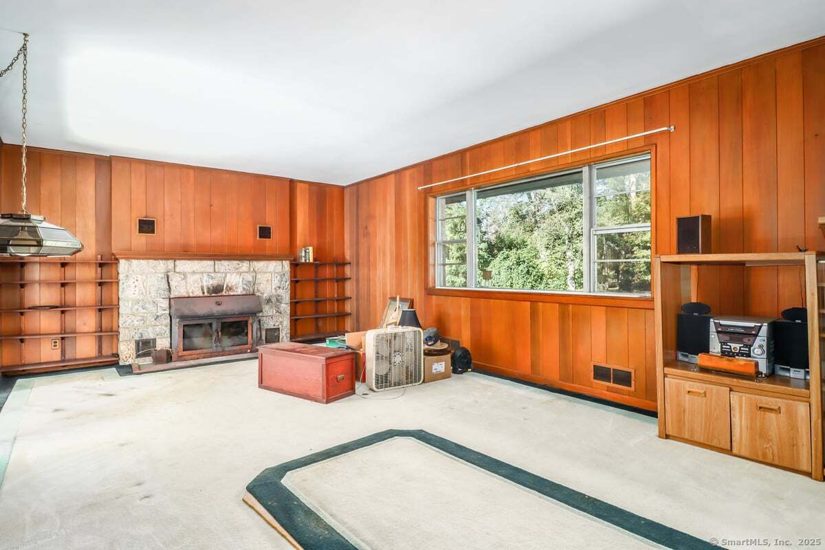 Greenwich, Connecticut 06831, United States, 3 Bedrooms Bedrooms, ,3 BathroomsBathrooms,Residential,Active,223602