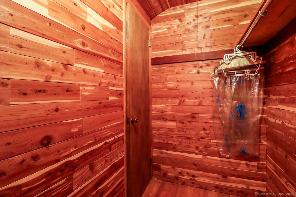 Greenwich, Connecticut 06831, United States, 3 Bedrooms Bedrooms, ,3 BathroomsBathrooms,Residential,Active,223602