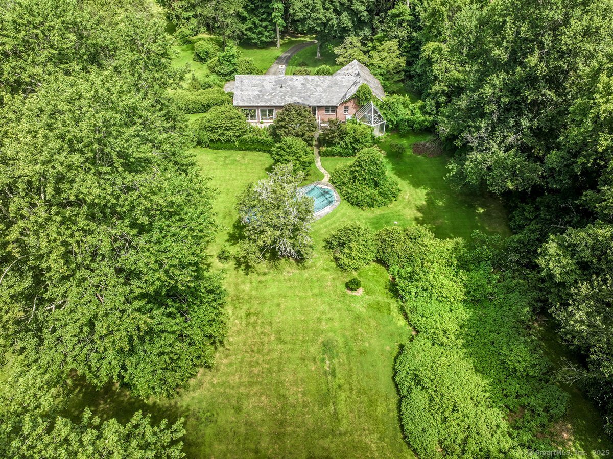 Greenwich, Connecticut 06831, United States, 3 Bedrooms Bedrooms, ,3 BathroomsBathrooms,Residential,Active,223602