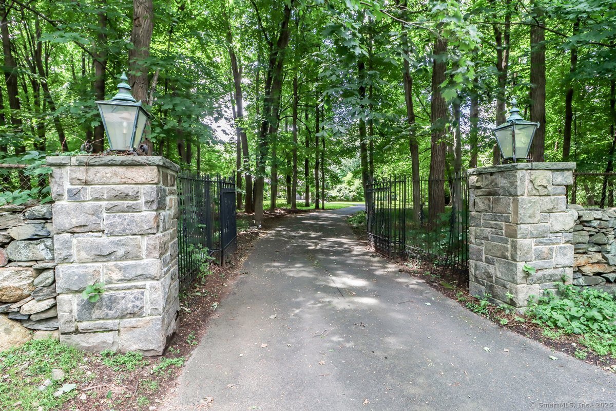 32 Locust Road
