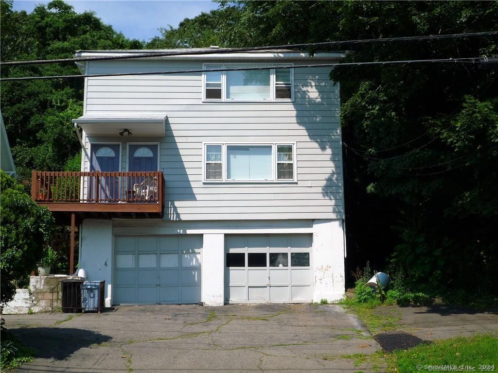Rental Property at 406 Savin Avenue, West Haven, Connecticut - Bedrooms: 2 
Bathrooms: 1 
Rooms: 4  - $1,700 MO.