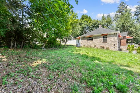 Tiny photo for 2603 N Main Street, Waterbury, CT 06704 (MLS # 24145363)