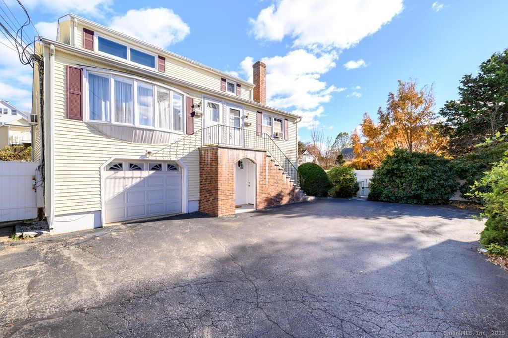 Photo of 200 Frederick Street #2, Stamford, CT 06902 (MLS # 24140205)