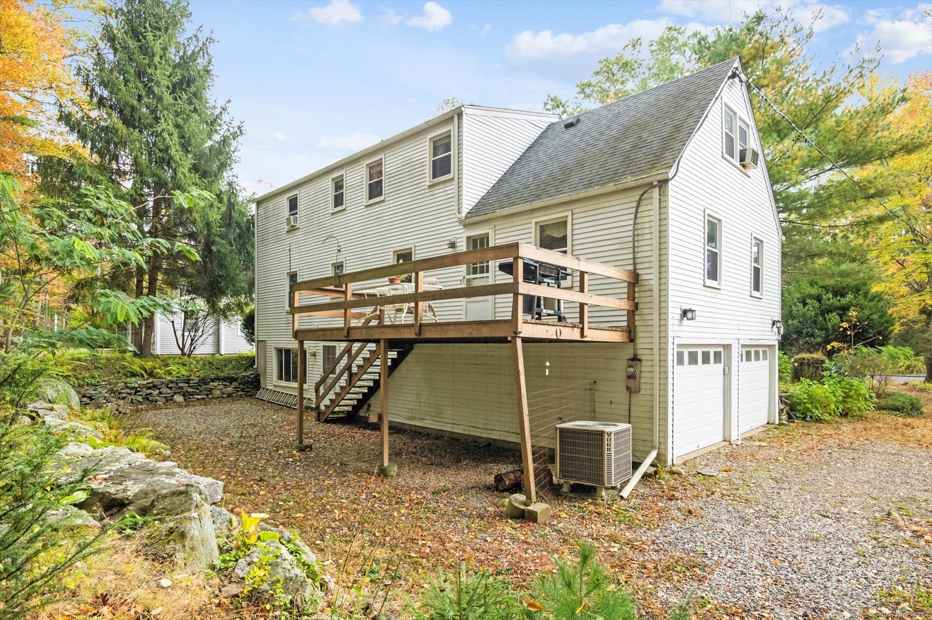 Canton, Connecticut 06019, United States, 4 Bedrooms Bedrooms, ,2 BathroomsBathrooms,Residential,Active,229951