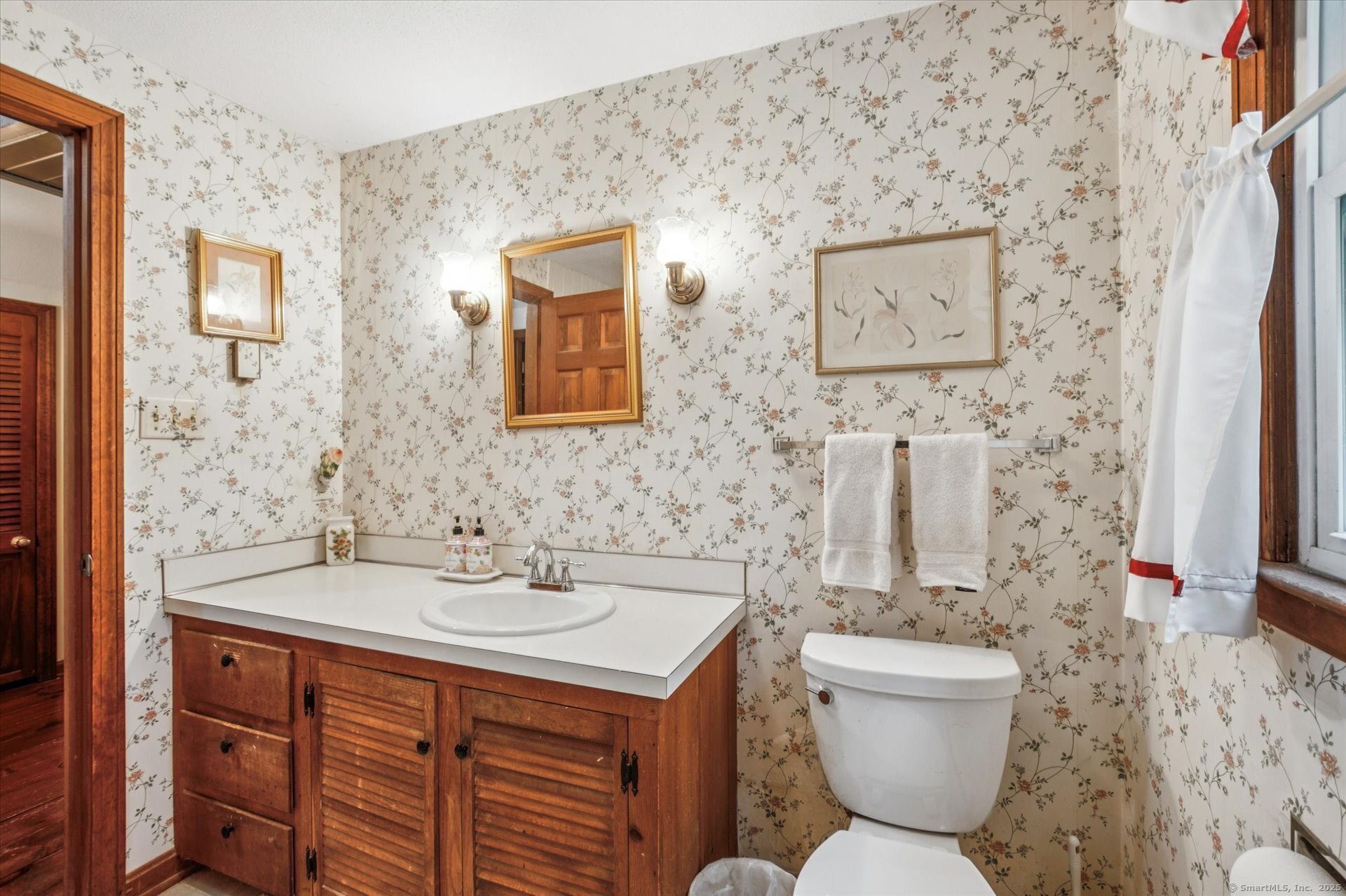 Canton, Connecticut 06019, United States, 4 Bedrooms Bedrooms, ,2 BathroomsBathrooms,Residential,Active,229951