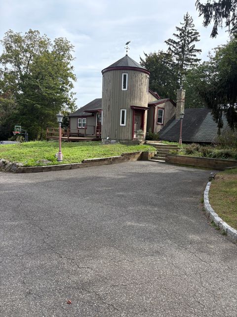 40 Maple Avenue North Westport CT 06880