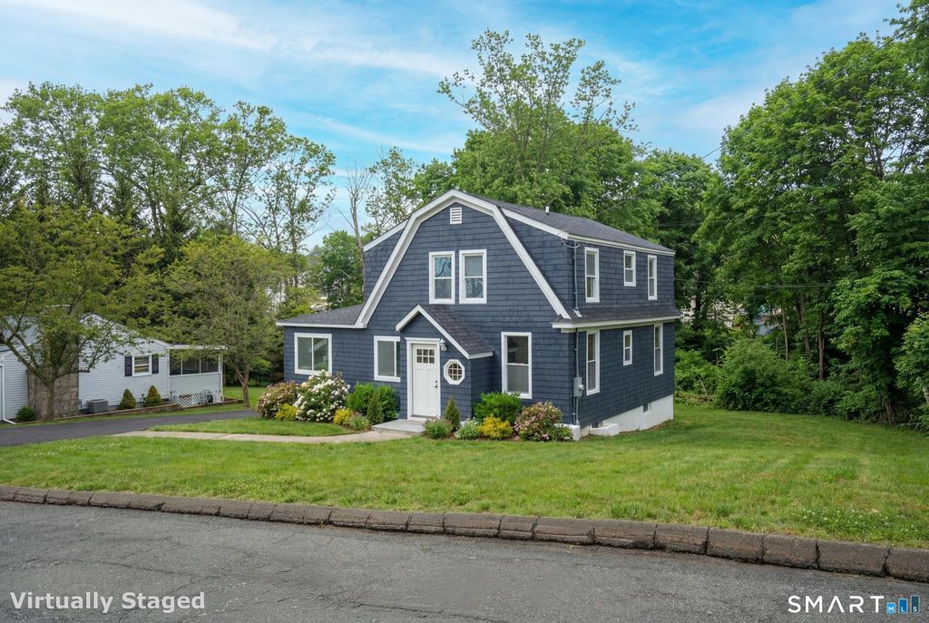 Photo of 6 Juniper Ridge Drive, Danbury, CT 06811 (MLS # 24160348)