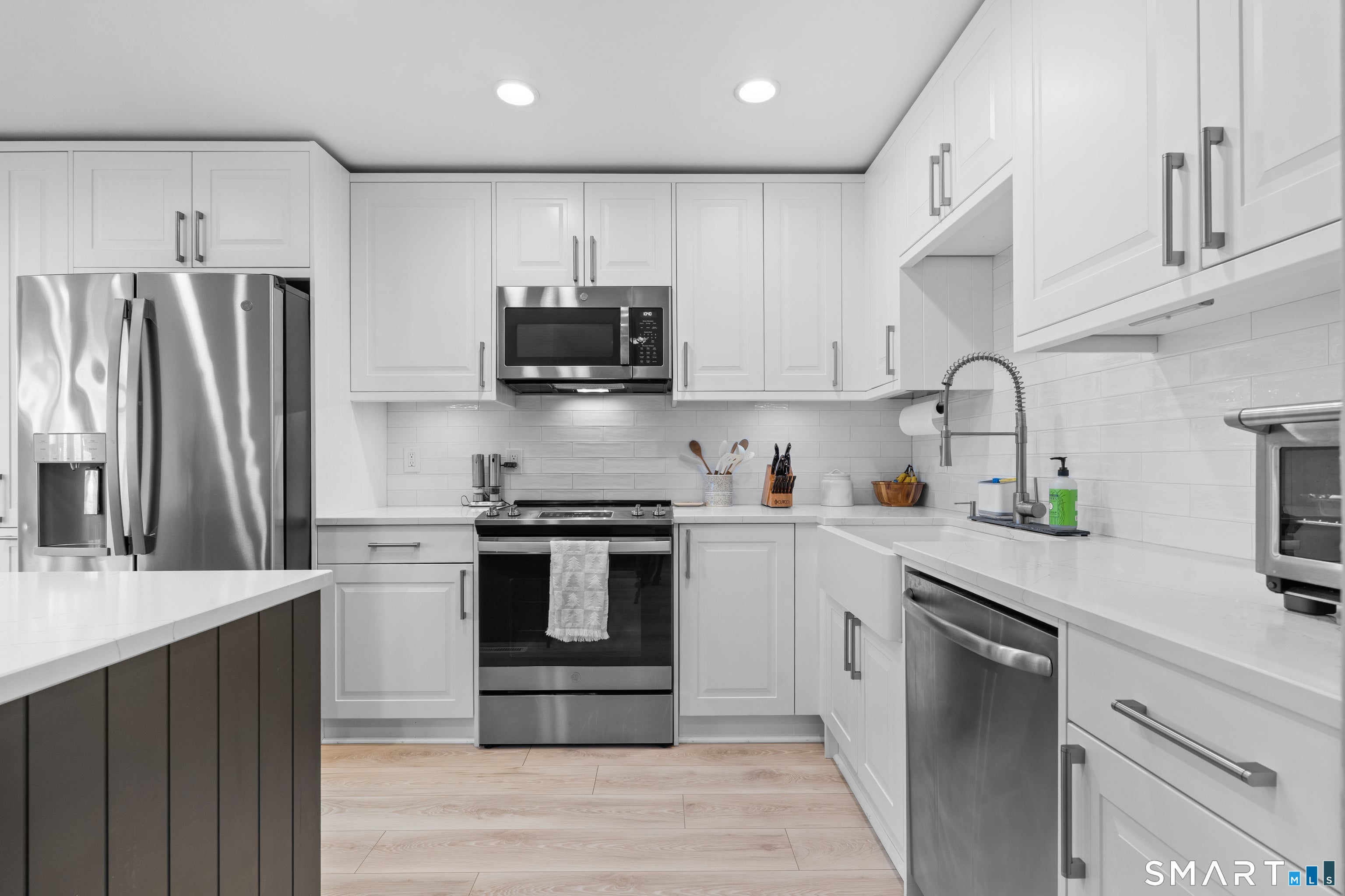 1463 Black Rock Turnpike 17