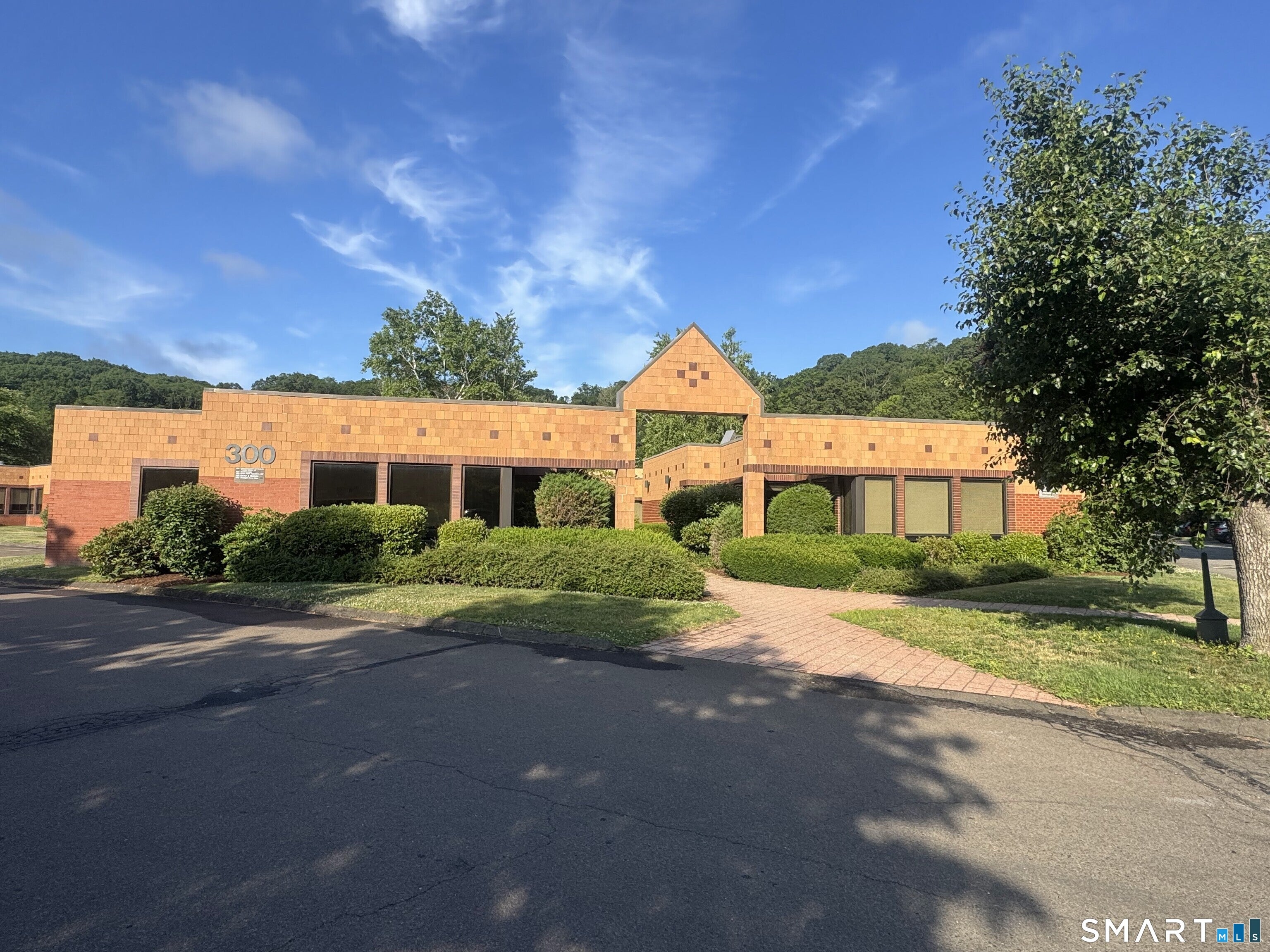 1 Bradley Road 304