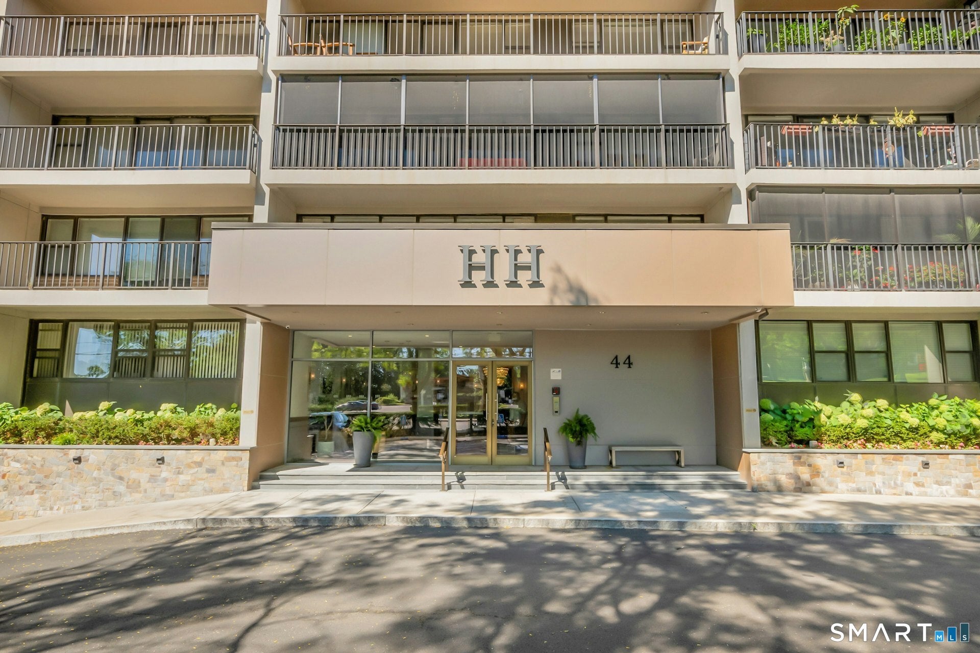 44 Strawberry Hill Avenue 3K