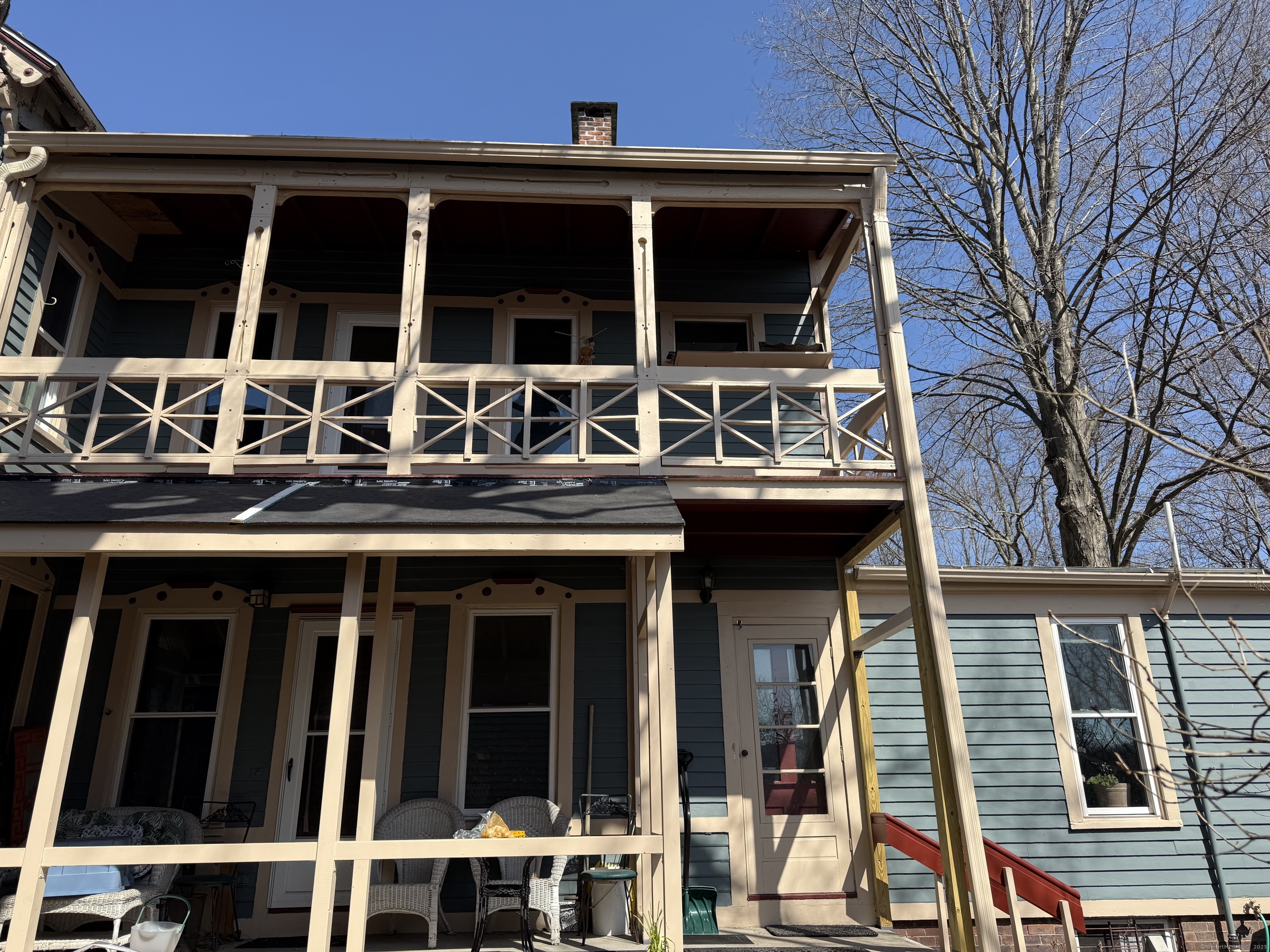 Rental Property at Harrison Street, New Haven, Connecticut - Bedrooms: 2 
Bathrooms: 2 
Rooms: 5  - $1,650 MO.