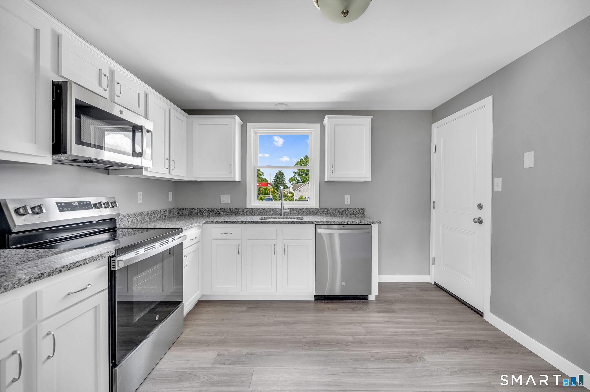 90 Woodhouse Avenue 4