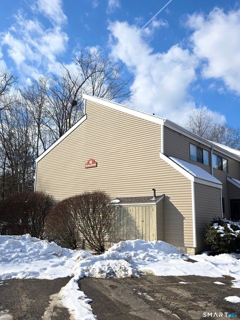 Condo For Sale - 51 Brook Street #APT 6A<br/> Naugatuck, CT 06770